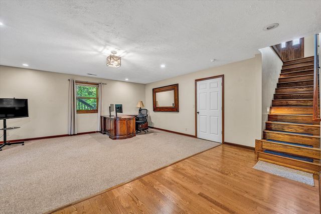 400 HARBOR LANDING DR, Moneta, VA 24121