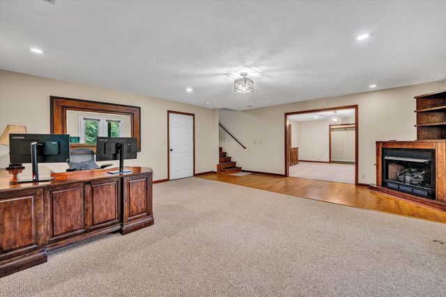 400 HARBOR LANDING DR, Moneta, VA 24121
