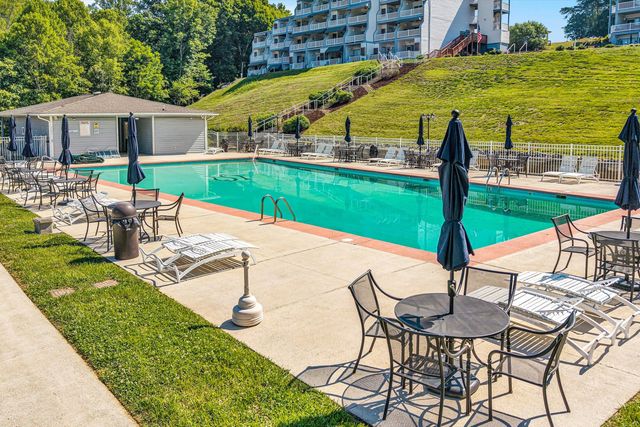400 HARBOR LANDING DR, Moneta, VA 24121