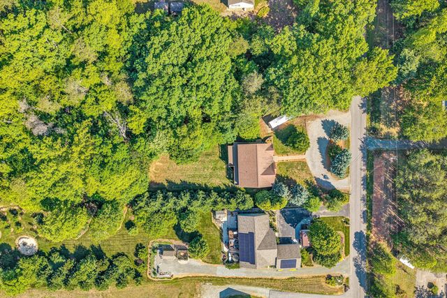 400 HARBOR LANDING DR, Moneta, VA 24121