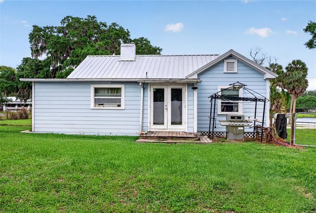 431 EDGEWATER AVENUE, Umatilla, FL 32784