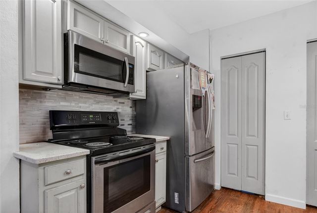 431 EDGEWATER AVENUE, Umatilla, FL 32784
