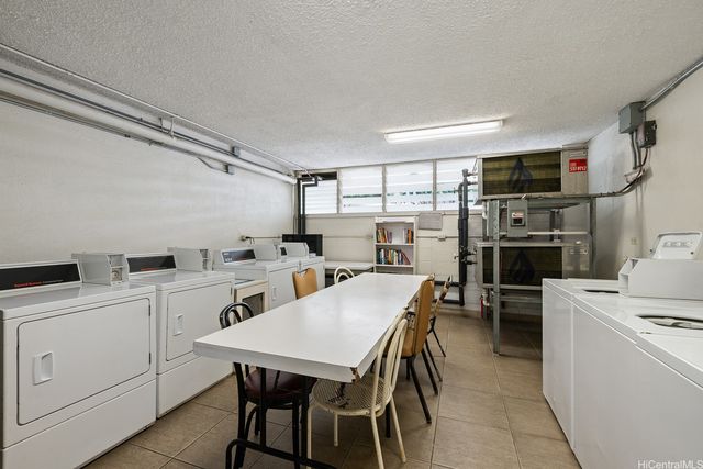 411 Kaiolu Street 203, Honolulu, HI 96815