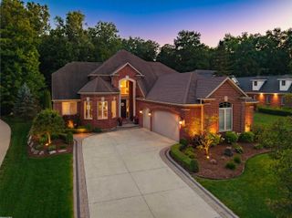 11270 Forest View Court, Washington Twp, MI 48094