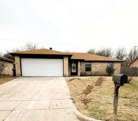 841 Annapolis Drive, Fort Worth, TX 76108