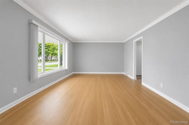 32229 Cambridge Drive, Warren, MI 48093