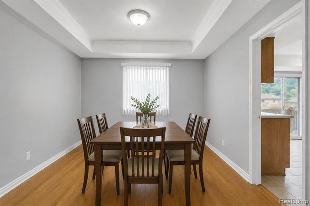 32229 Cambridge Drive, Warren, MI 48093