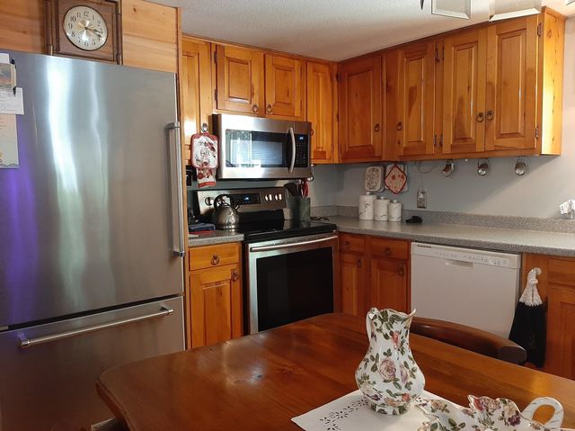 14 Easy Avenue, Albany, NH 03818