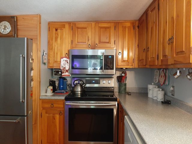 14 Easy Avenue, Albany, NH 03818