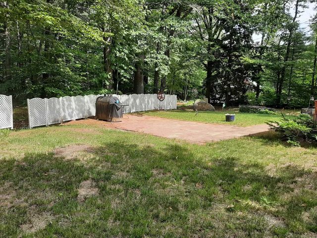 14 Easy Avenue, Albany, NH 03818