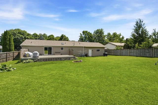643 S MILL STREET, Hortonville, WI 54944