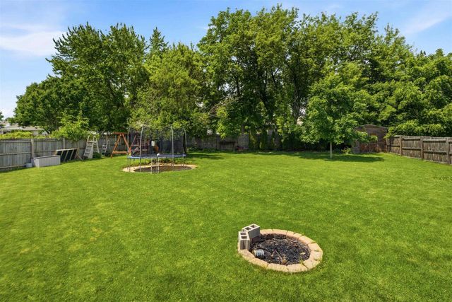643 S MILL STREET, Hortonville, WI 54944
