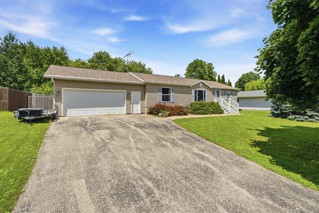 643 S MILL STREET, Hortonville, WI 54944