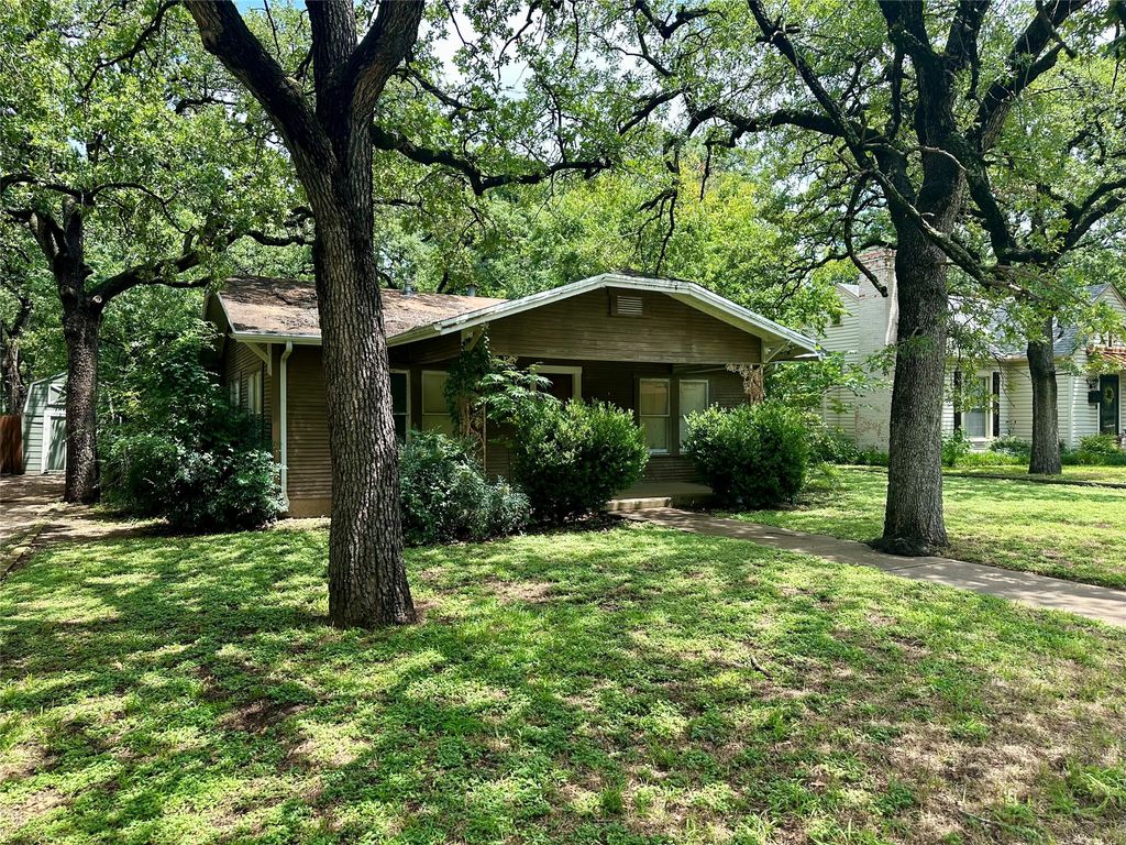 2309 Primrose Avenue, Fort Worth, TX 76111