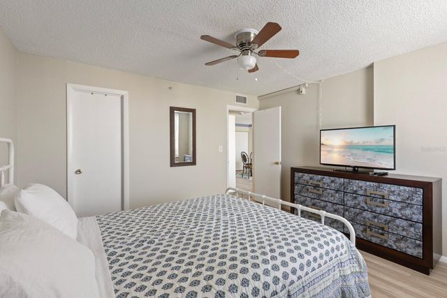 255 DOLPHIN POINT 513, Clearwater Beach, FL 33767