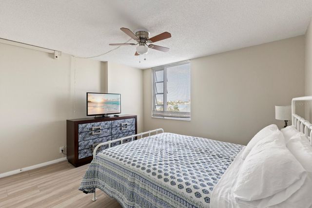 255 DOLPHIN POINT 513, Clearwater Beach, FL 33767