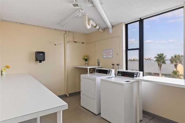 255 DOLPHIN POINT 513, Clearwater Beach, FL 33767