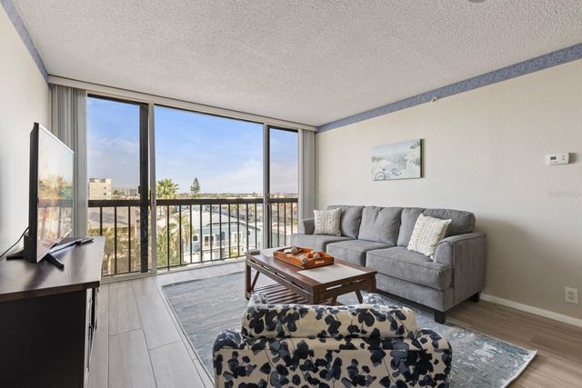 255 DOLPHIN POINT 513, Clearwater Beach, FL 33767