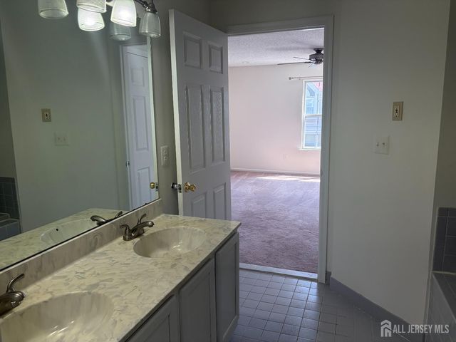 14 Prestwick Way, Edison, NJ 08820