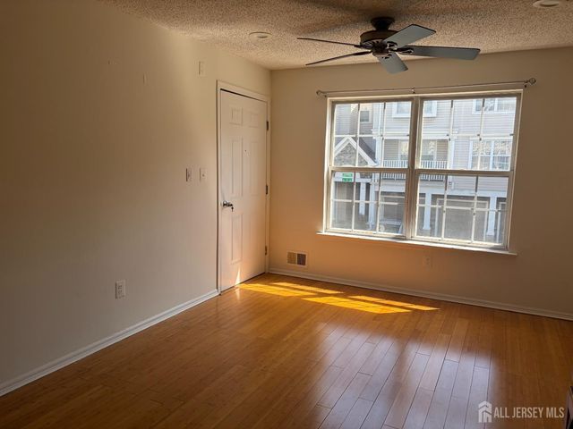 14 Prestwick Way, Edison, NJ 08820