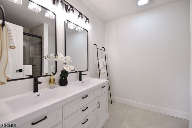 912 Entrada DR S, Fort Myers, FL 33919