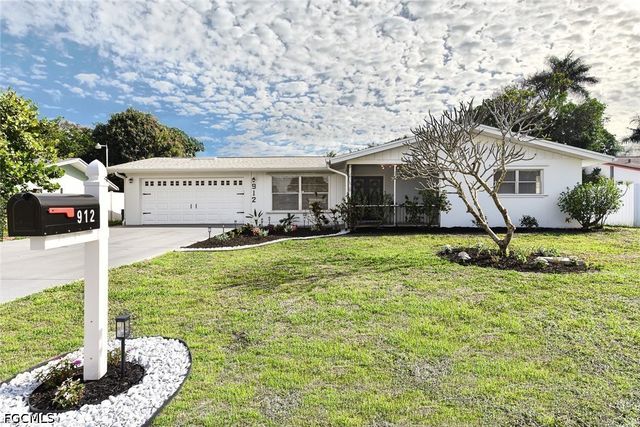 912 Entrada DR S, Fort Myers, FL 33919