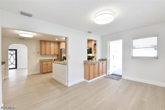 912 Entrada DR S, Fort Myers, FL 33919