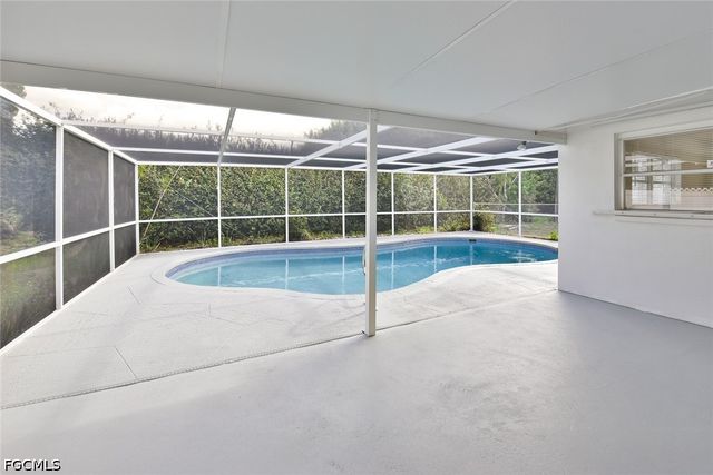 912 Entrada DR S, Fort Myers, FL 33919