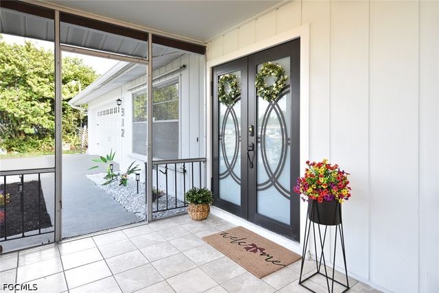 912 Entrada DR S, Fort Myers, FL 33919