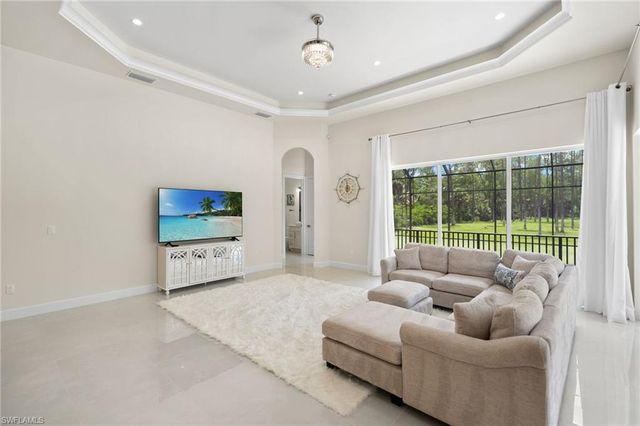 379 25th ST NW, Naples, FL 34120