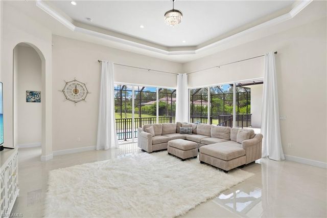 379 25th ST NW, Naples, FL 34120