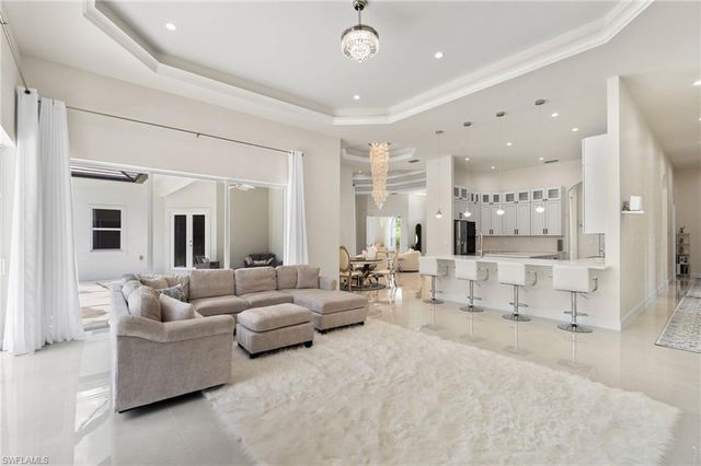 379 25th ST NW, Naples, FL 34120