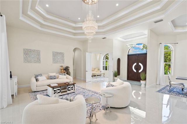 379 25th ST NW, Naples, FL 34120