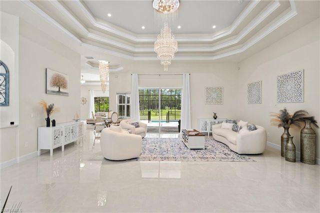 379 25th ST NW, Naples, FL 34120
