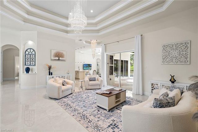 379 25th ST NW, Naples, FL 34120