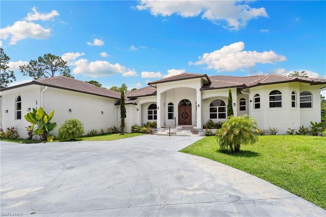 379 25th ST NW, Naples, FL 34120