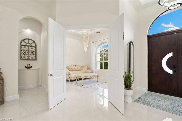 379 25th ST NW, Naples, FL 34120