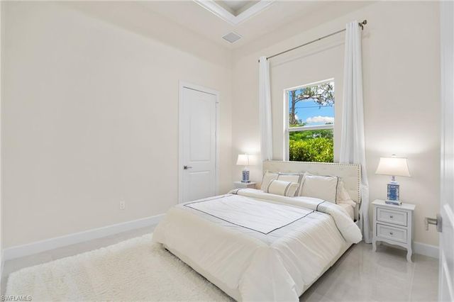 379 25th ST NW, Naples, FL 34120