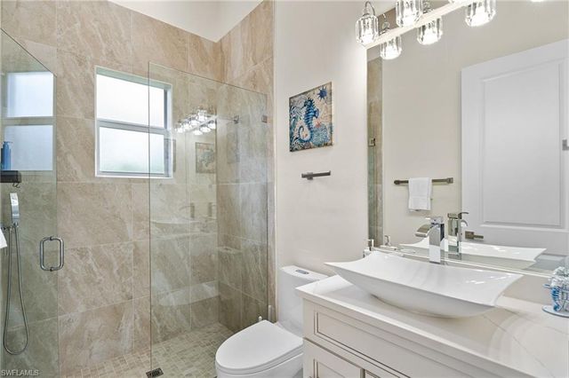 379 25th ST NW, Naples, FL 34120