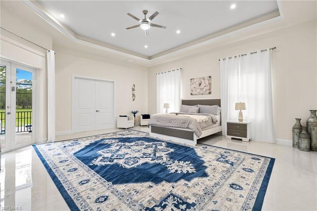 379 25th ST NW, Naples, FL 34120