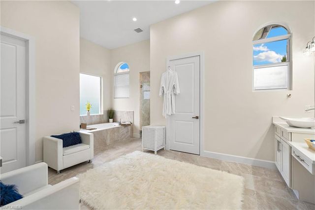 379 25th ST NW, Naples, FL 34120