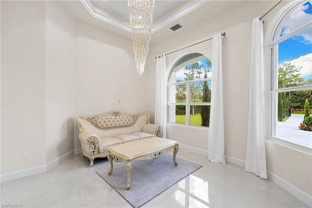 379 25th ST NW, Naples, FL 34120