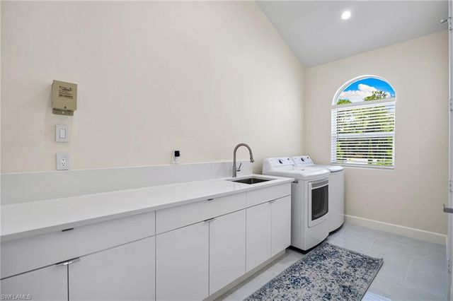 379 25th ST NW, Naples, FL 34120