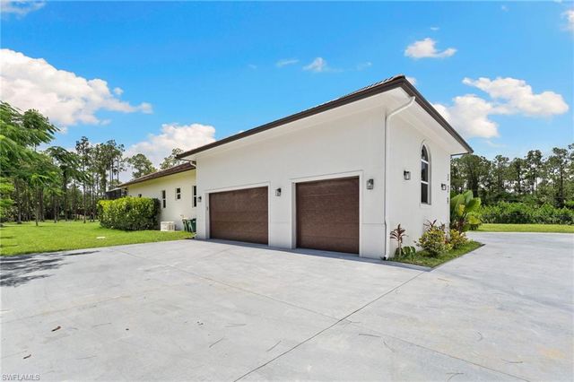 379 25th ST NW, Naples, FL 34120