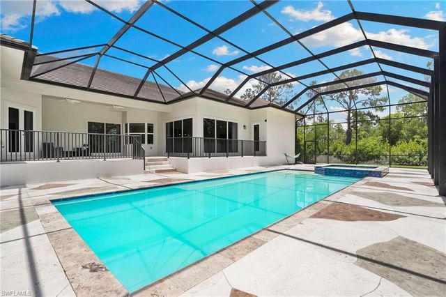 379 25th ST NW, Naples, FL 34120