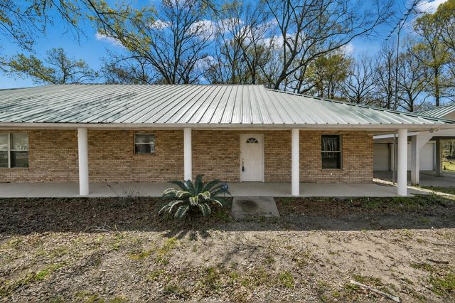 121 Magnolia Boulevard, New Caney, TX 77357