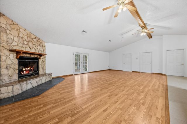 121 Magnolia Boulevard, New Caney, TX 77357