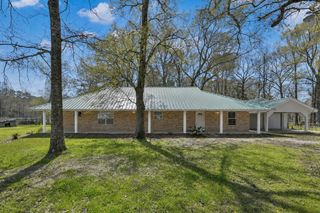 121 Magnolia Boulevard, New Caney, TX 77357