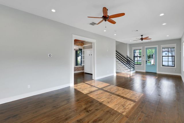 914 Robbie Street, Houston, TX 77009