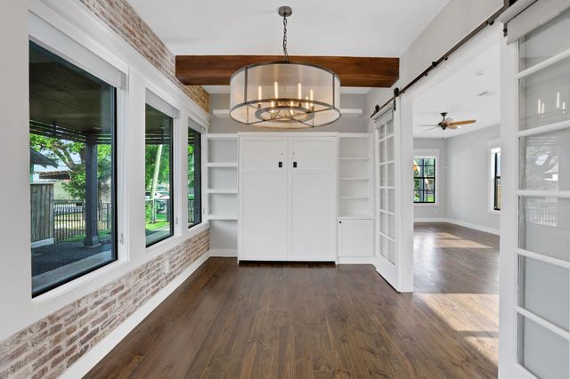914 Robbie Street, Houston, TX 77009